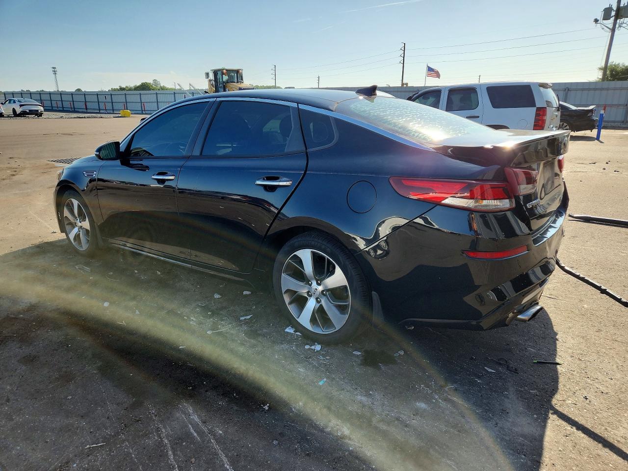 5XXGT4L38KG327704 · 2019 KIA OPTIMA · 2/12
