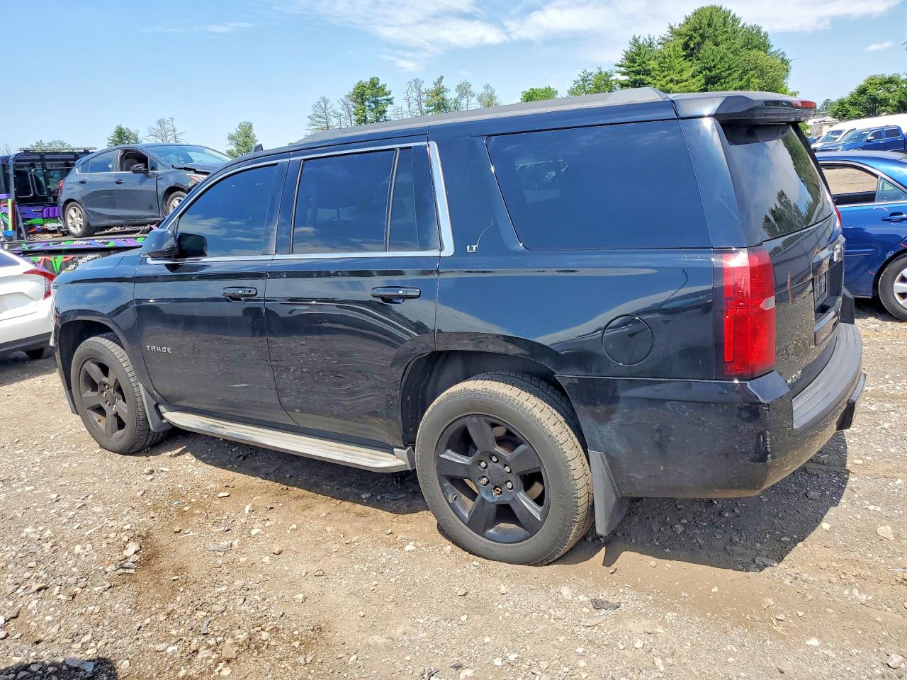1GNSKBKC3FR617958 · 2015 CHEVROLET TAHOE · 2/13