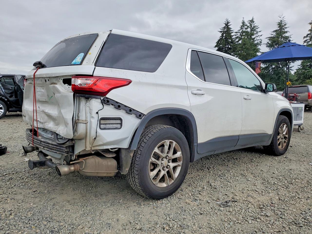 1GNEVLKW6KJ140780 · 2019 CHEVROLET TRAVERSE · 3/14
