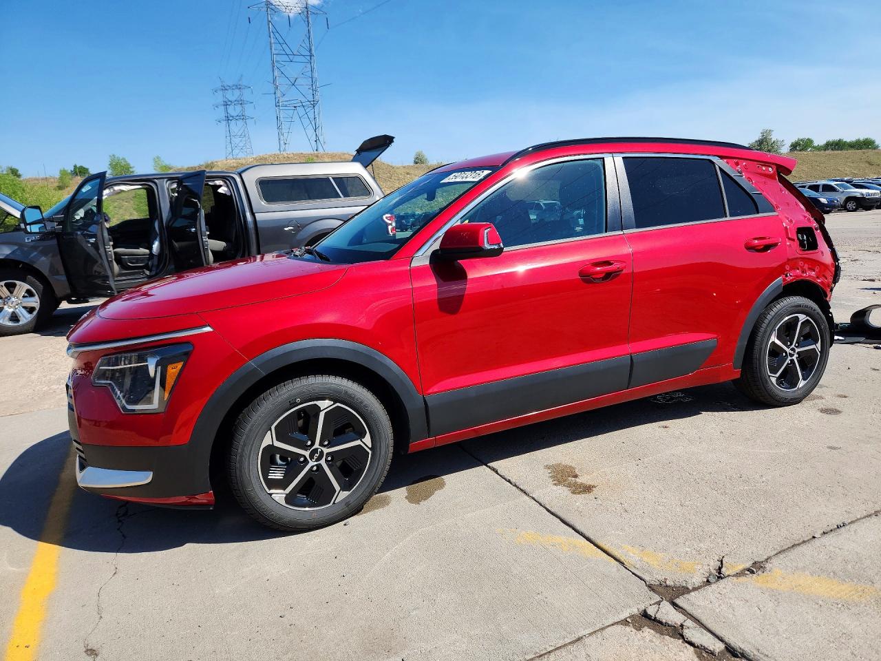 KNDCR3LE2P5059737 · 2023 KIA NIRO