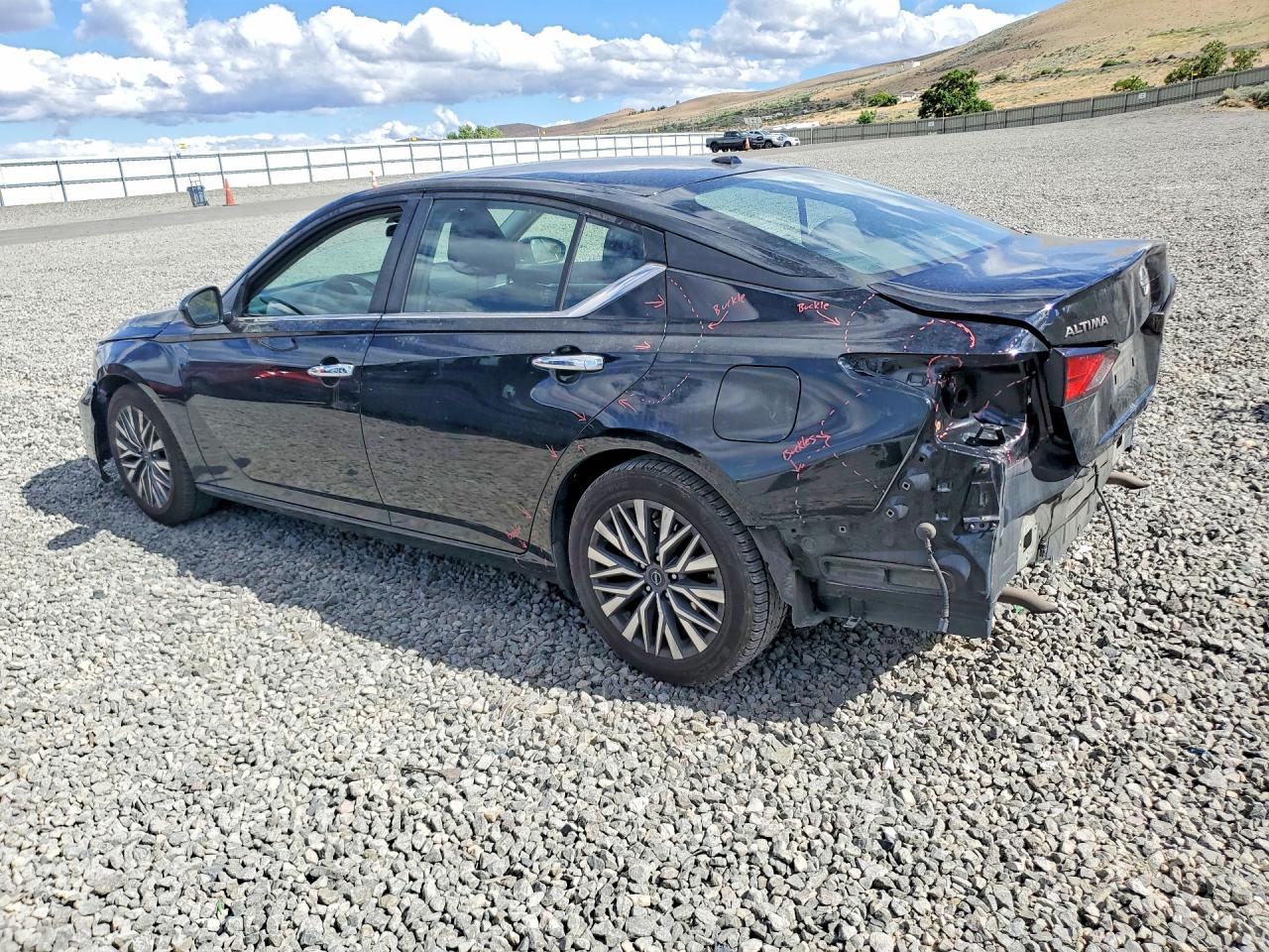 1N4BL4DV8PN357071 · 2023 NISSAN ALTIMA · 2/13