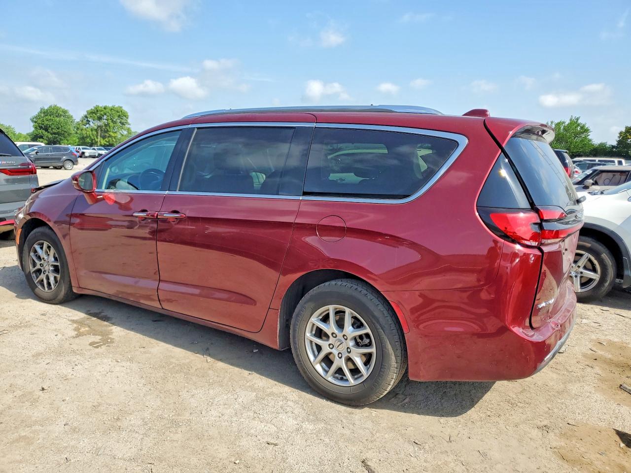 2C4RC1BG7MR528841 · 2021 CHRYSLER PACIFICA · 2/13