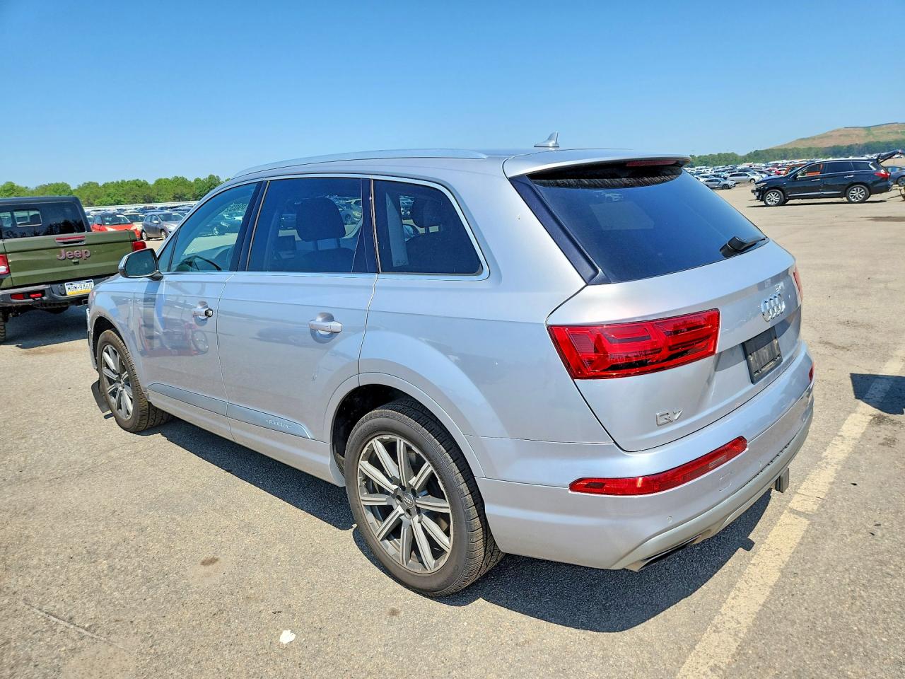 WA1LHAF71KD022904 · 2019 AUDI Q7 · 2/13