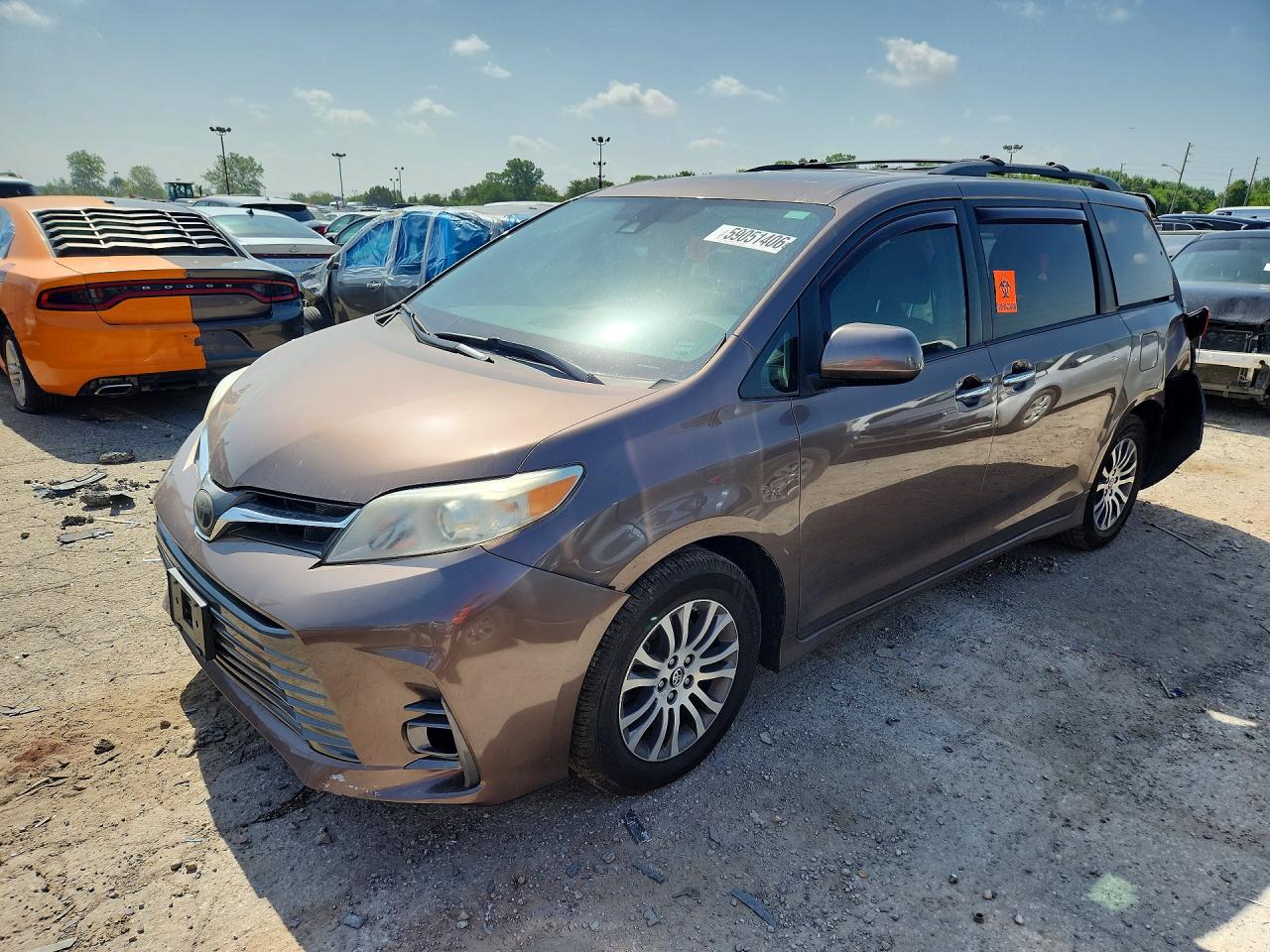 5TDYZ3DC4JS903524 · 2018 TOYOTA SIENNA