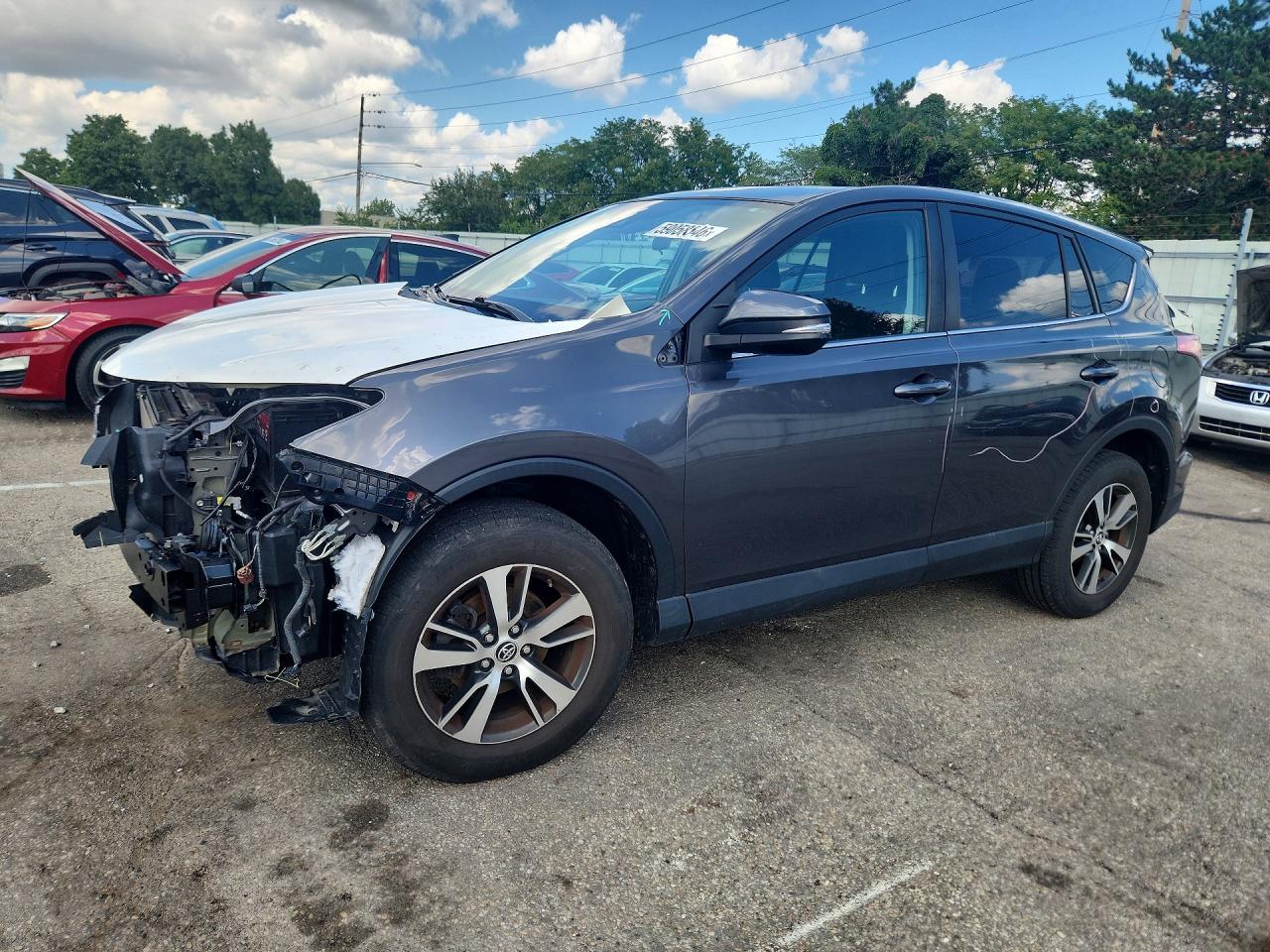 2T3RFREV5JW797910 · 2018 TOYOTA RAV4