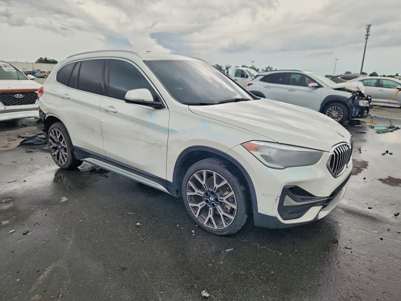WBXJG7C05M5S05149 · 2021 BMW X1 · 4/14