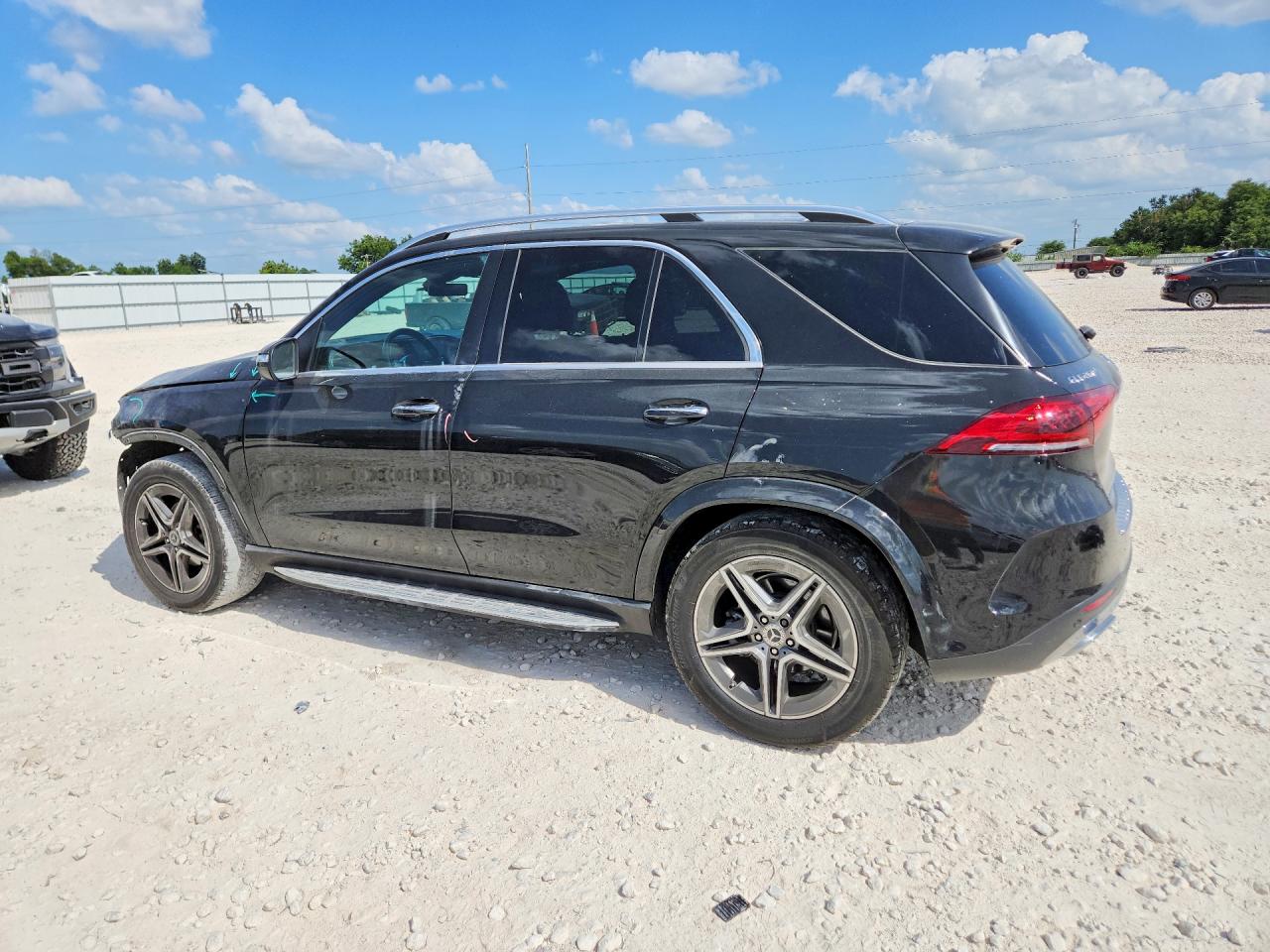 4JGFB4JB3MA496919 · 2021 MERCEDES-BENZ GLE · 2/13