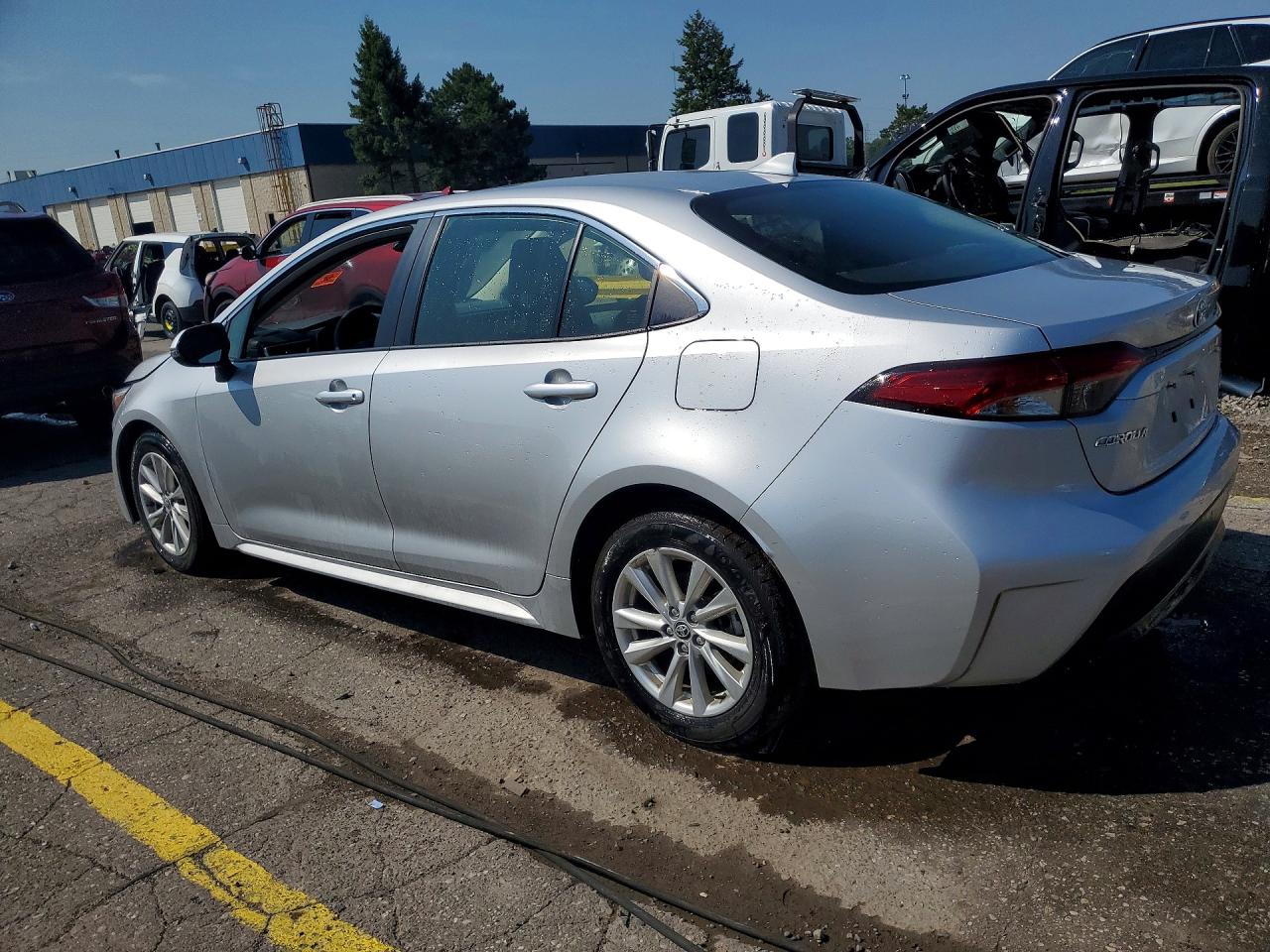 JTDBCMFE9S3105275 · 2025 TOYOTA COROLLA HYBRID · 2/12