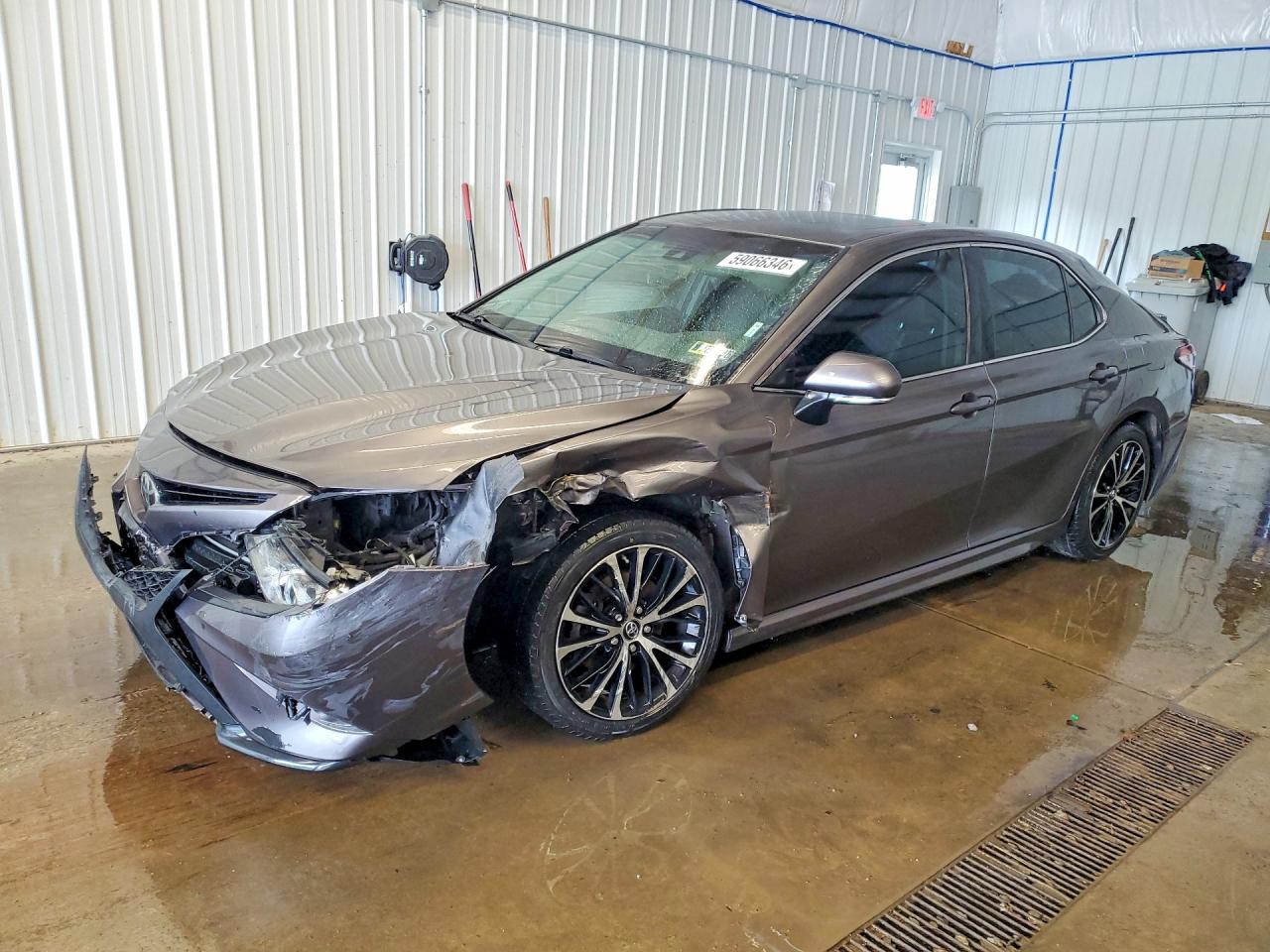 4T1B11HK8JU053617 · 2018 TOYOTA CAMRY