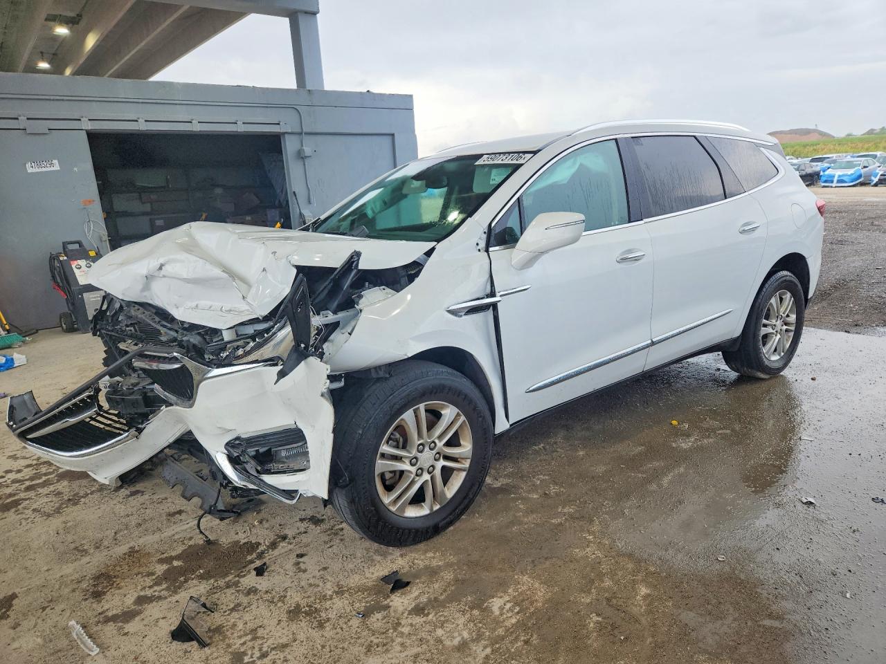 5GAERBKW2JJ216017 · 2018 BUICK ENCLAVE