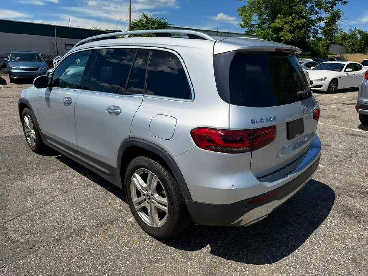 W1N4M4HB7LW027385 · 2020 MERCEDES-BENZ GLB · 2/11