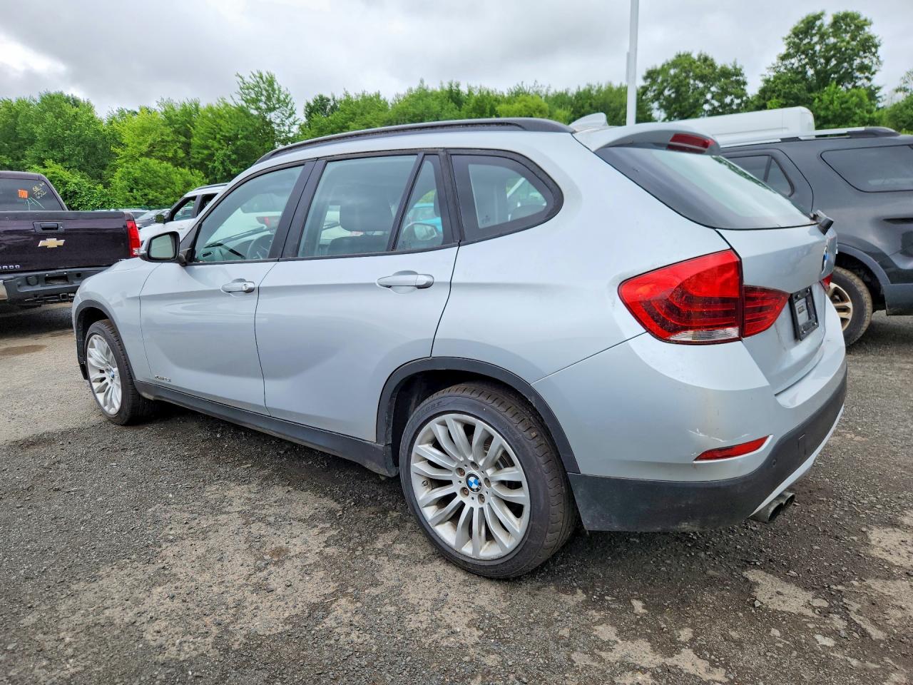 WBAVL1C58FVY32527 · 2015 BMW X1 · 2/12