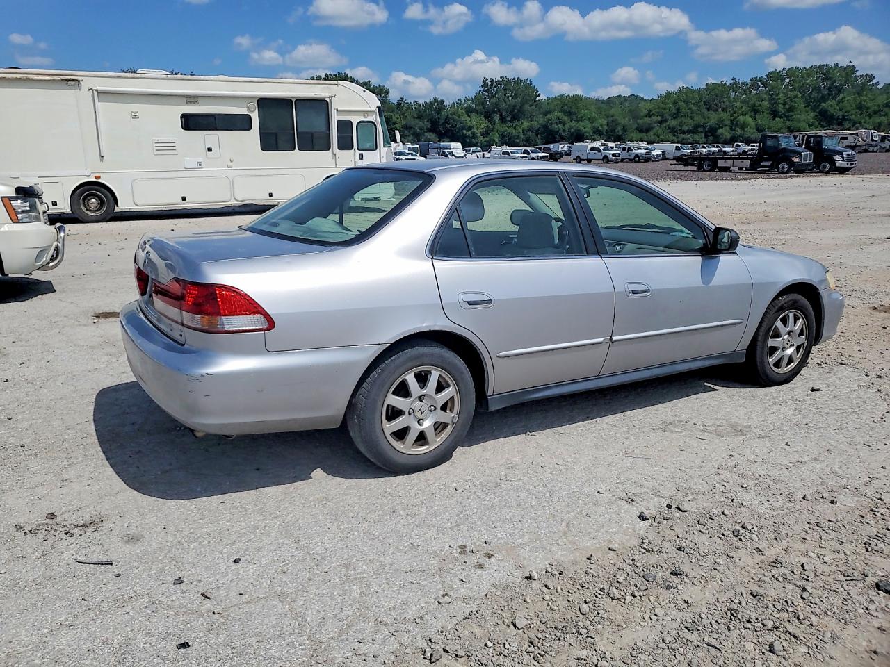JHMCG567X2C023943 · 2002 HONDA ACCORD · 3/12