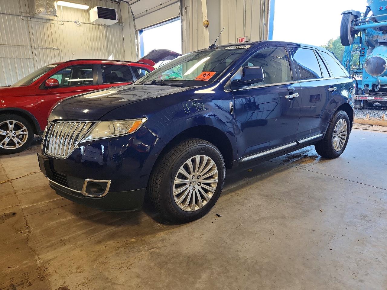 2LMDJ8JK1BBJ01014 · 2011 LINCOLN MKX