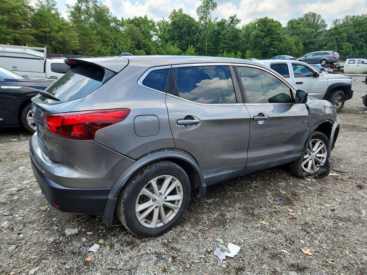 JN1BJ1CP2HW023490 · 2017 NISSAN ROGUE SPORT · 3/13