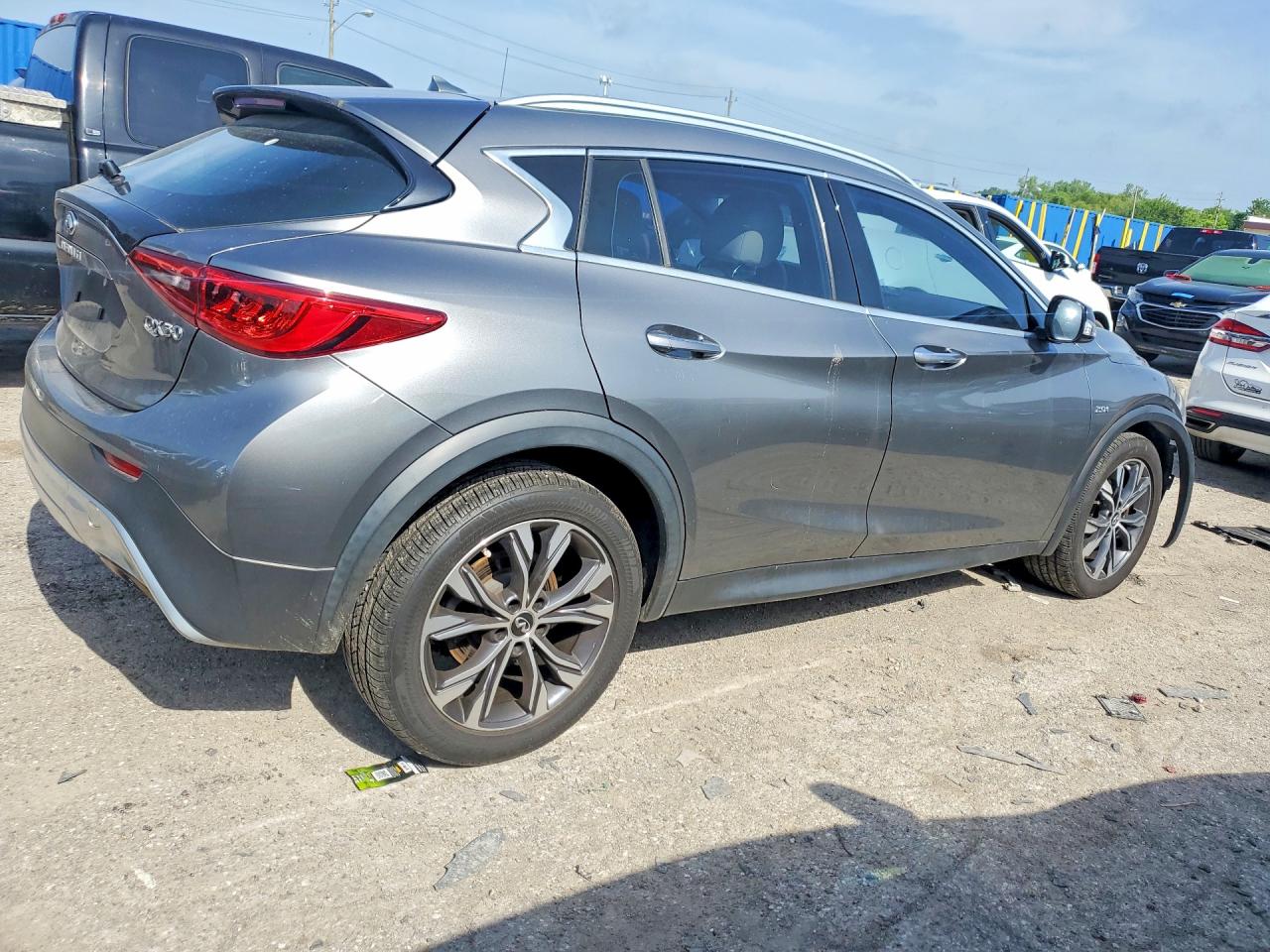 SJKCH5CR1JA043560 · 2018 INFINITI QX30 · 3/13