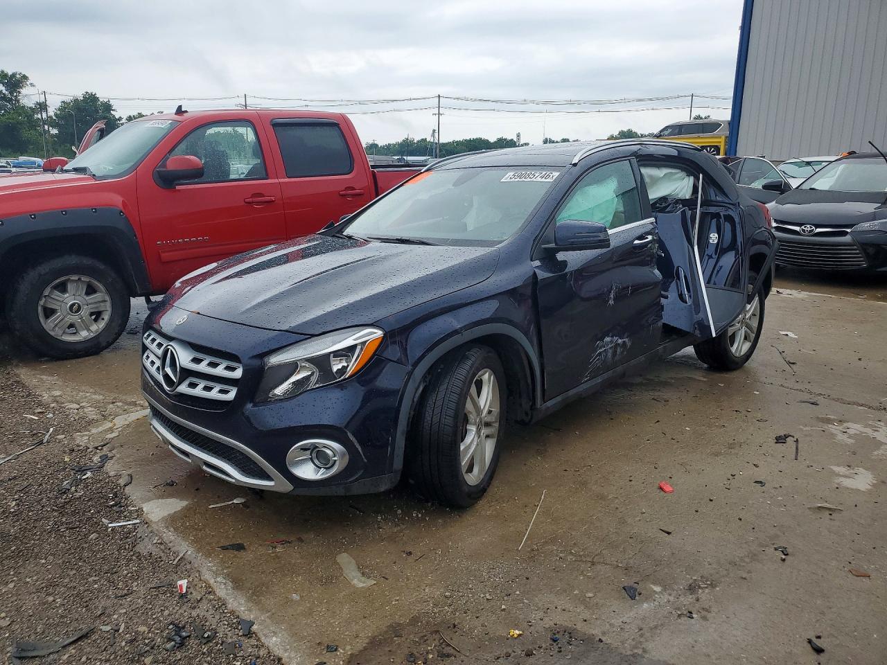 WDCTG4EB3JJ411120 · 2018 MERCEDES-BENZ GLA