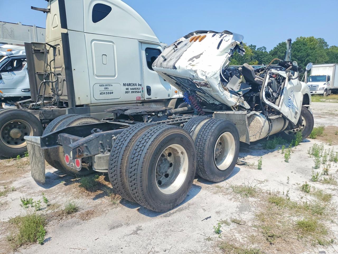 3ALXA7006FDGK5238 · 2015 FREIGHTLINER CONVENTIONAL · 3/11