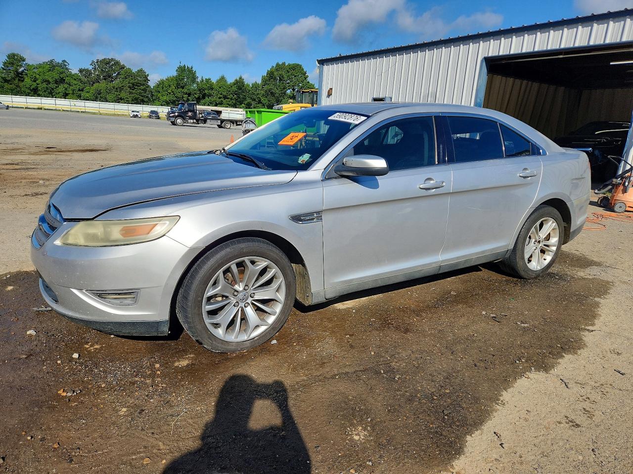 1FAHP2EW9BG107068 · 2011 FORD TAURUS