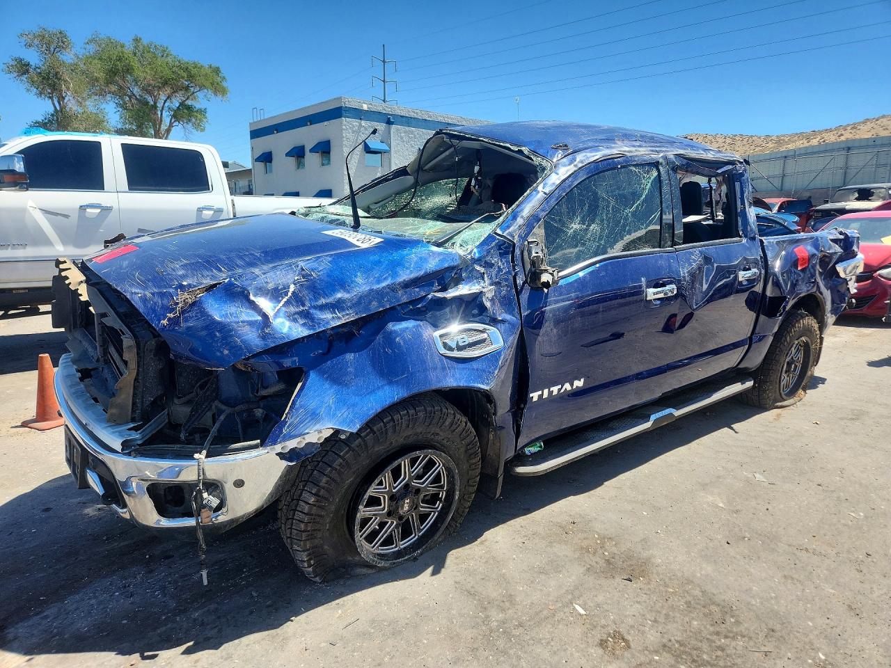 1N6AA1E52HN505805 · 2017 NISSAN TITAN