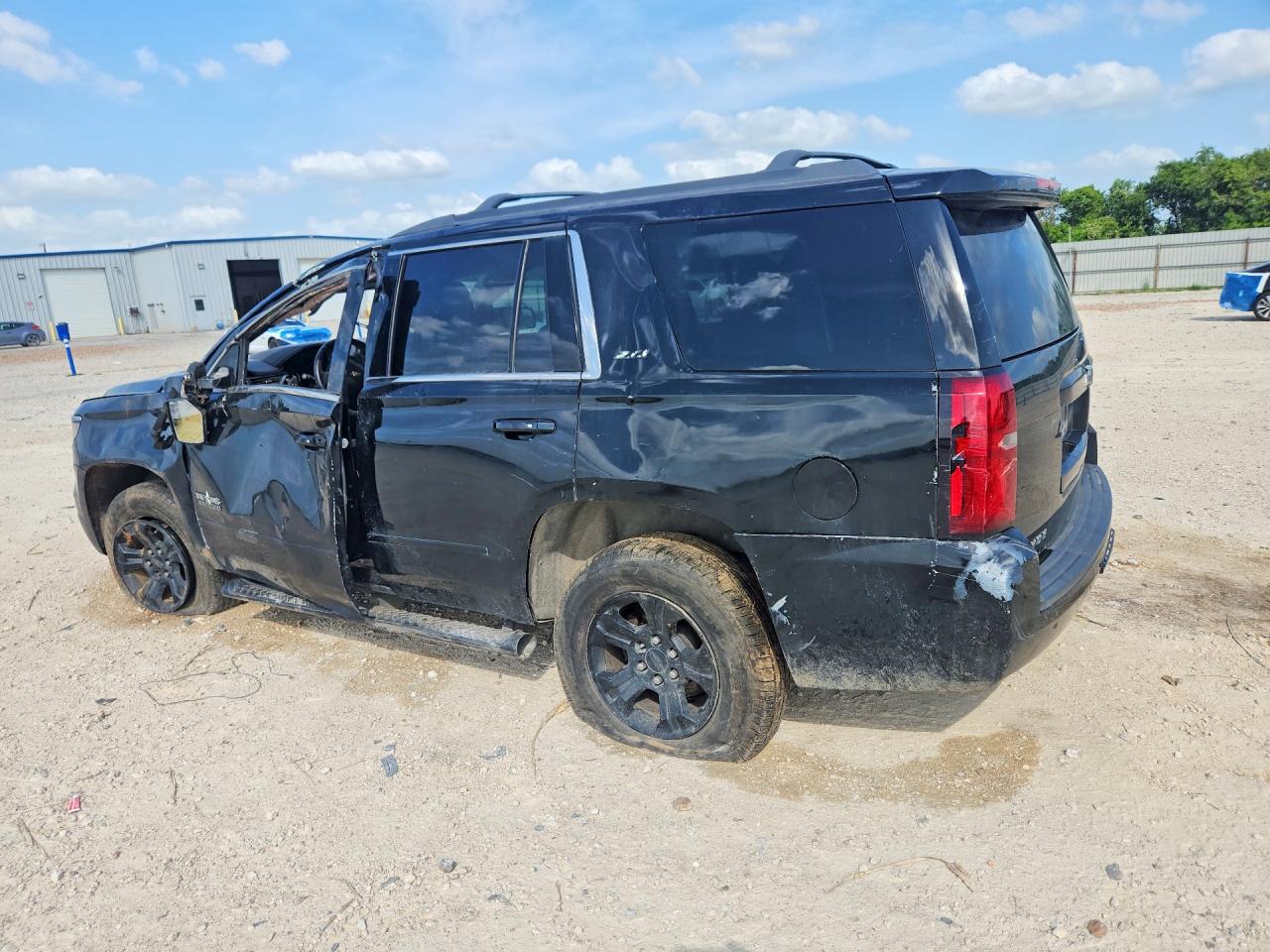 1GNSKBKC3HR308090 · 2017 CHEVROLET TAHOE · 2/13