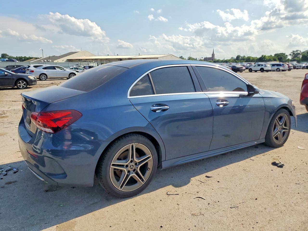 W1K3G4EB6LJ218412 · 2020 MERCEDES-BENZ A · 3/12