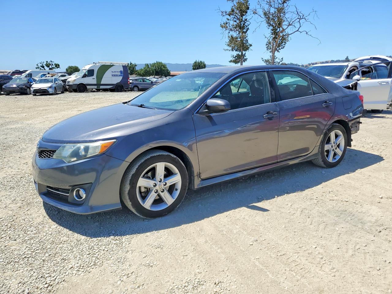 2014 TOYOTA CAMRY