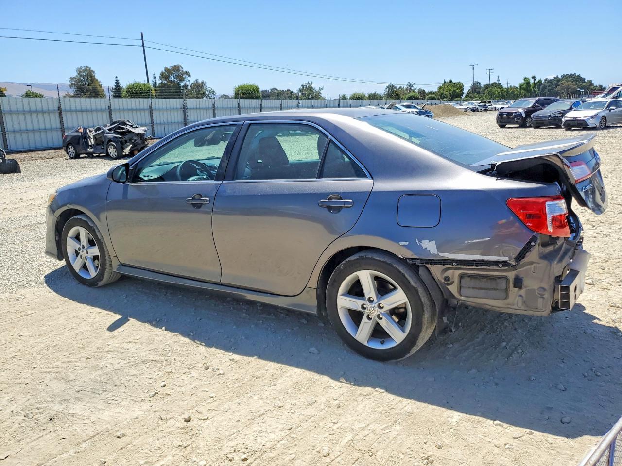 4T1BF1FK7EU343003 · 2014 TOYOTA CAMRY · 2/13