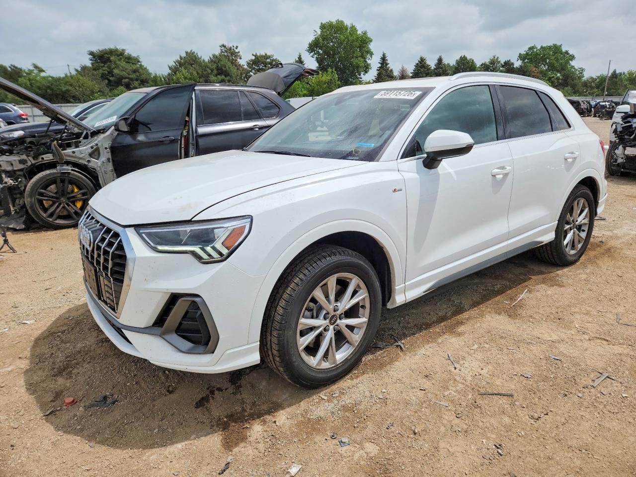 WA1DECF34P1044118 · 2023 AUDI Q3