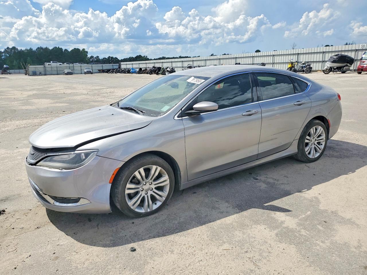 1C3CCCAB4FN755044 · 2015 CHRYSLER 200