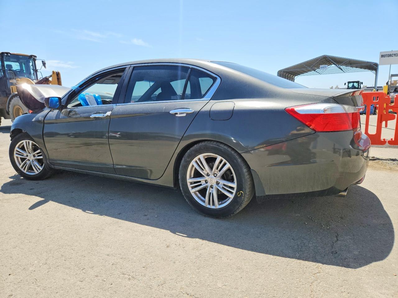 1HGCR2F57DA188552 · 2013 HONDA ACCORD · 2/13