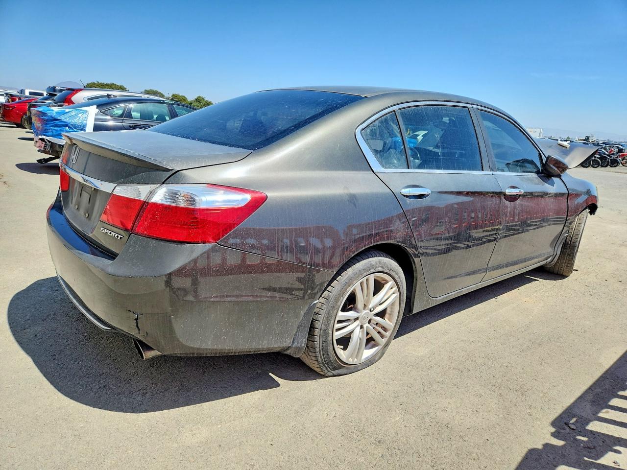 1HGCR2F57DA188552 · 2013 HONDA ACCORD · 3/13