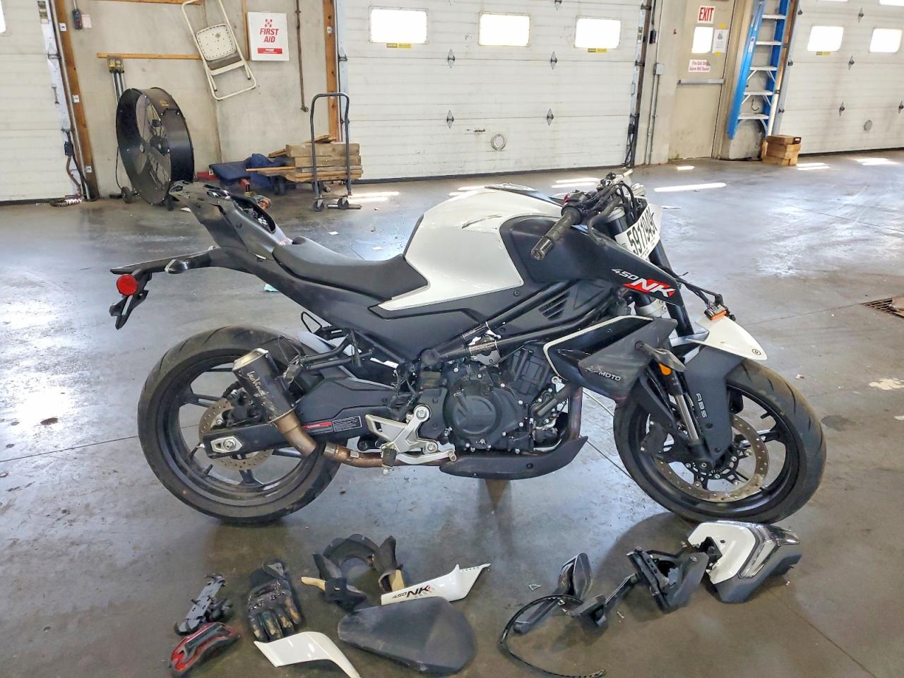 LCEPESLB4S6002200 · 2025 CF MOTO 450NK