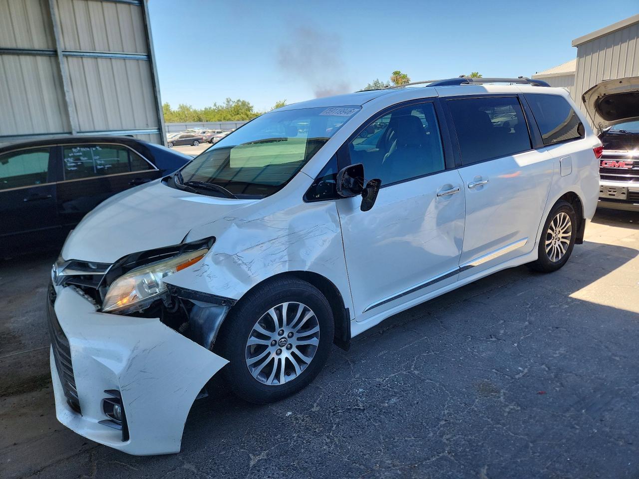 5TDYZ3DC0JS932776 · 2018 TOYOTA SIENNA