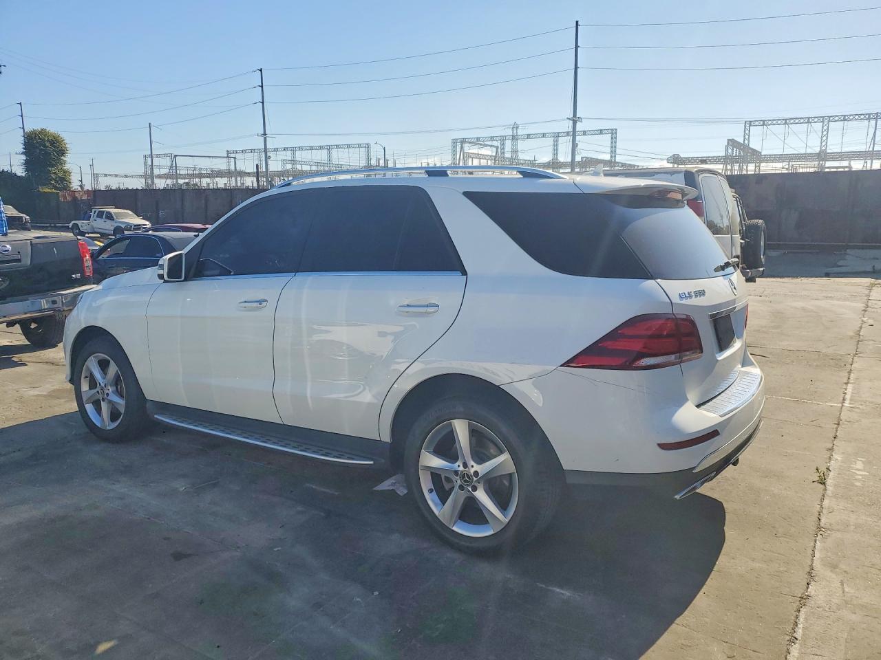 4JGDA5HB0HA908239 · 2017 MERCEDES-BENZ GLE · 2/13
