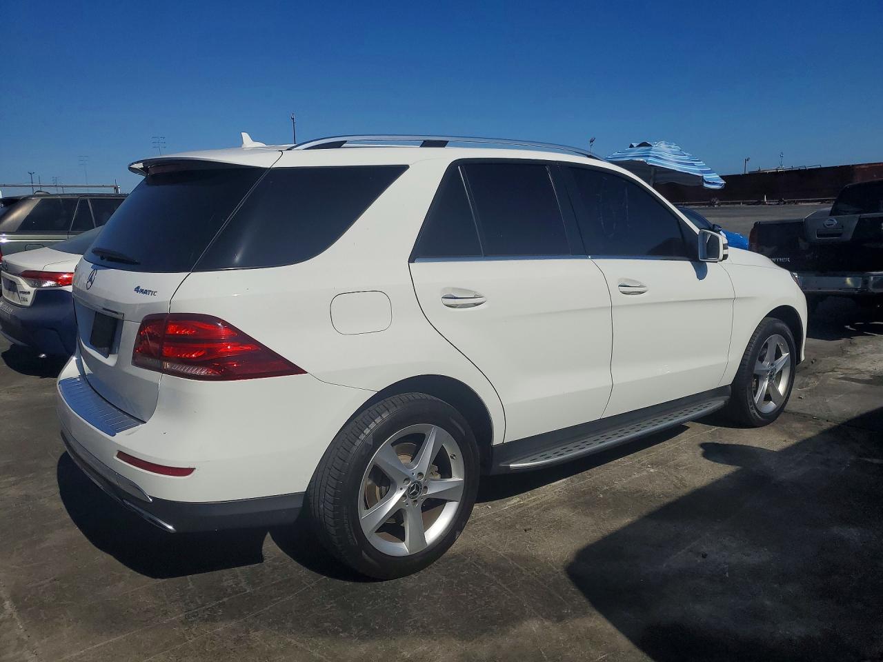 4JGDA5HB0HA908239 · 2017 MERCEDES-BENZ GLE · 3/13