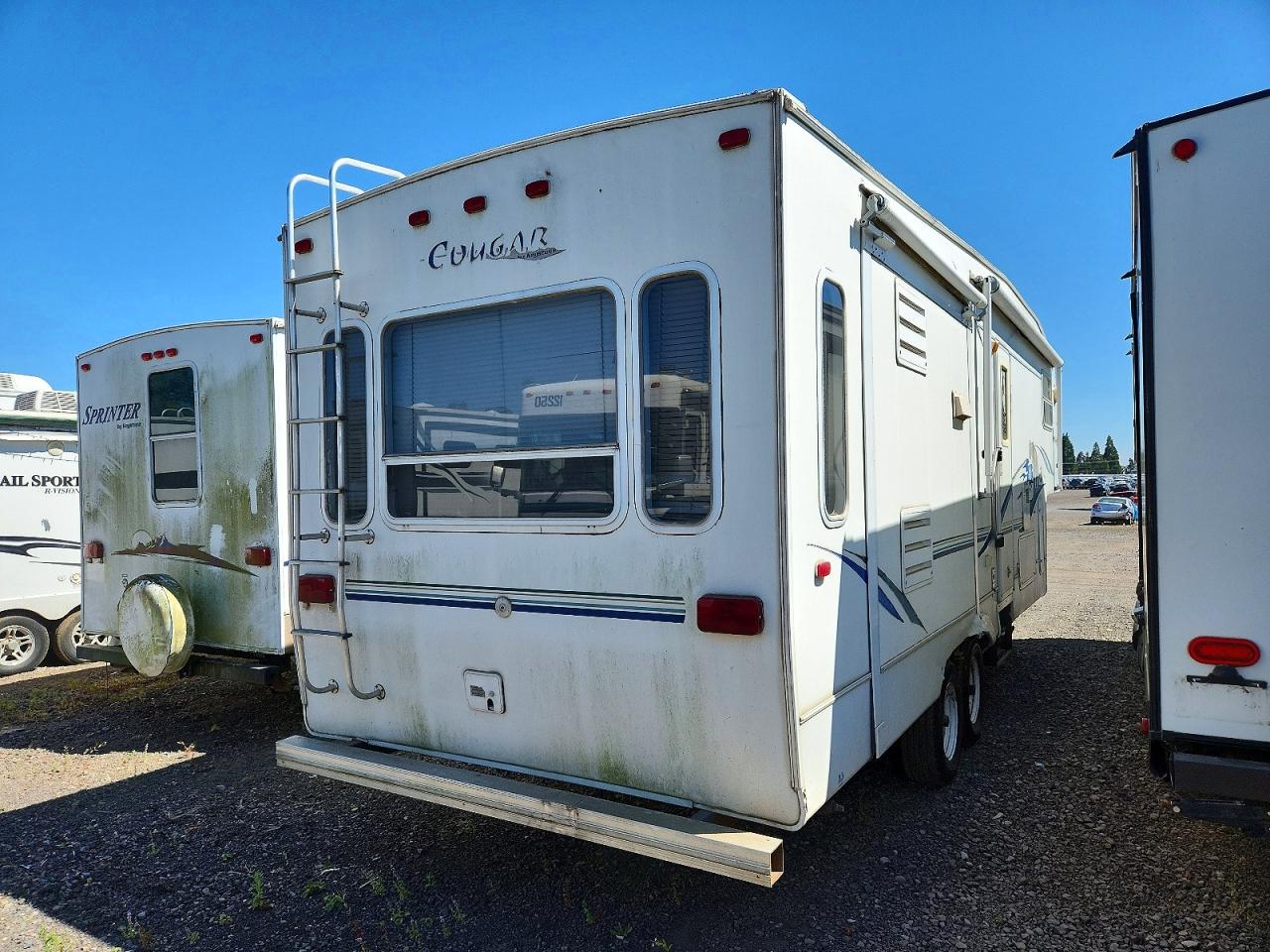 2001 COUGAR TRAILER · 4/10