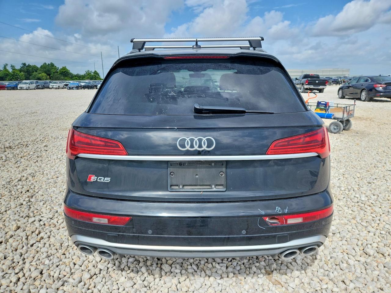 WA1B4AFY4M2044877 · 2021 AUDI SQ5 · 6/13