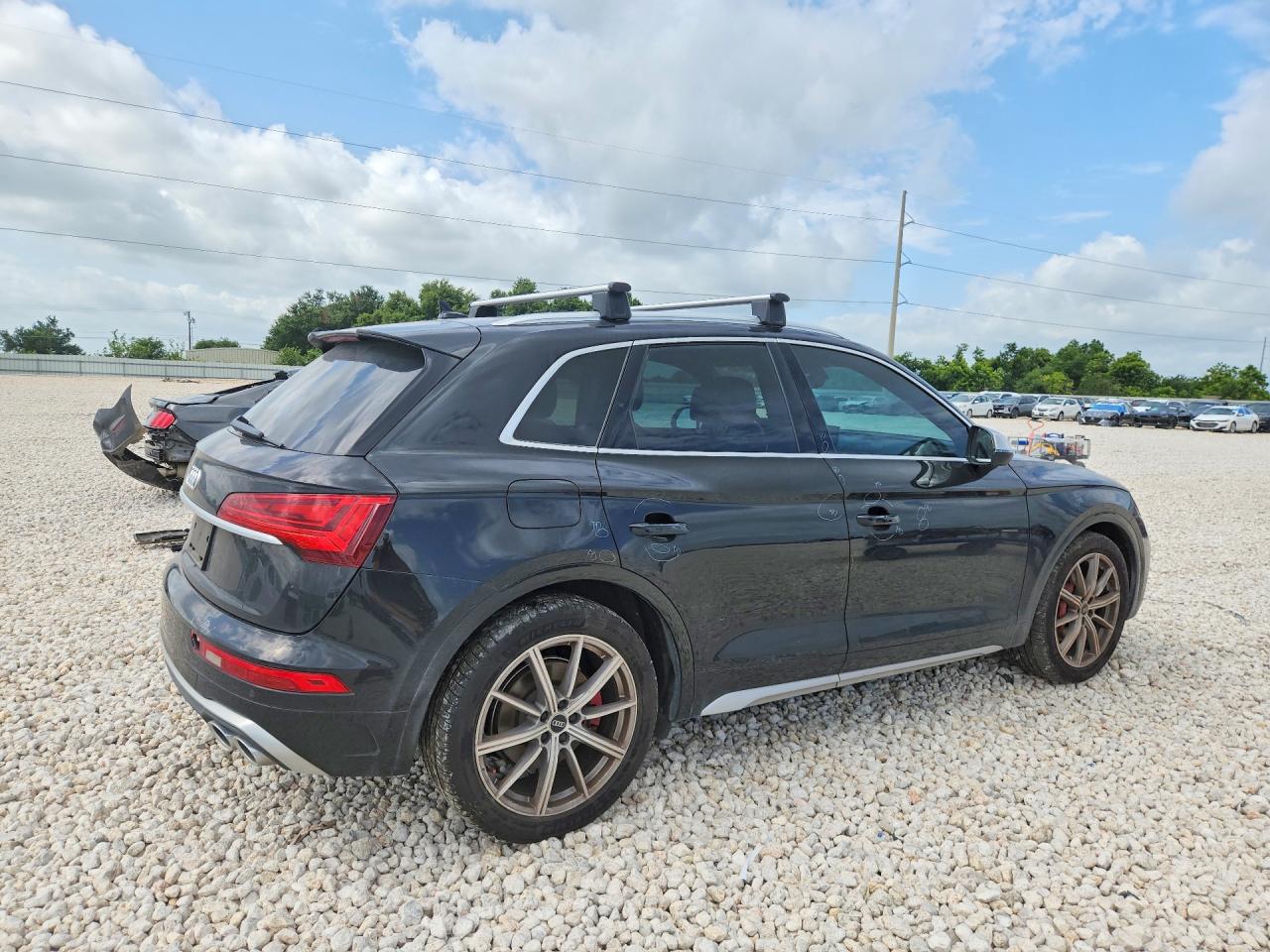 WA1B4AFY4M2044877 · 2021 AUDI SQ5 · 3/13