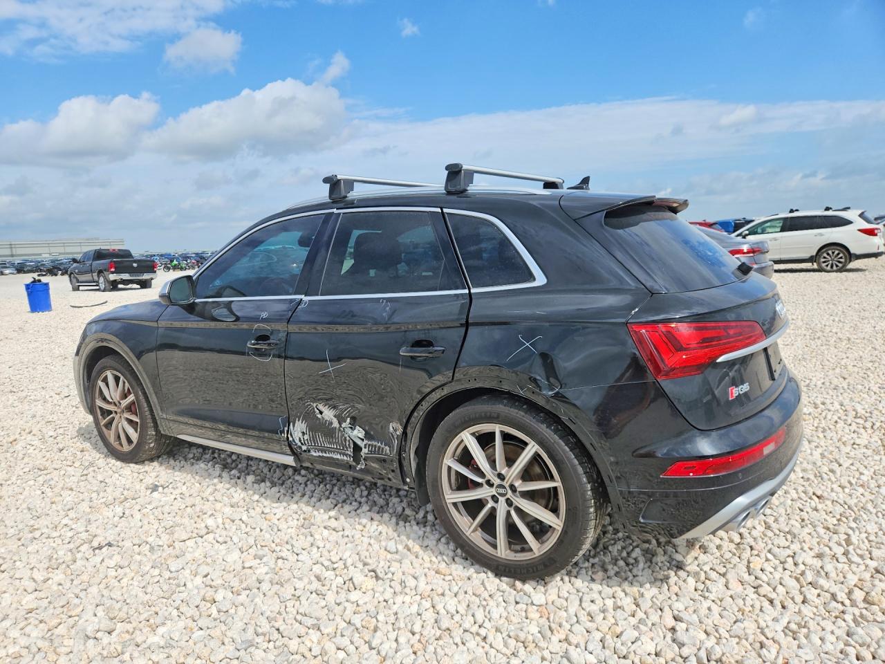 WA1B4AFY4M2044877 · 2021 AUDI SQ5 · 2/13