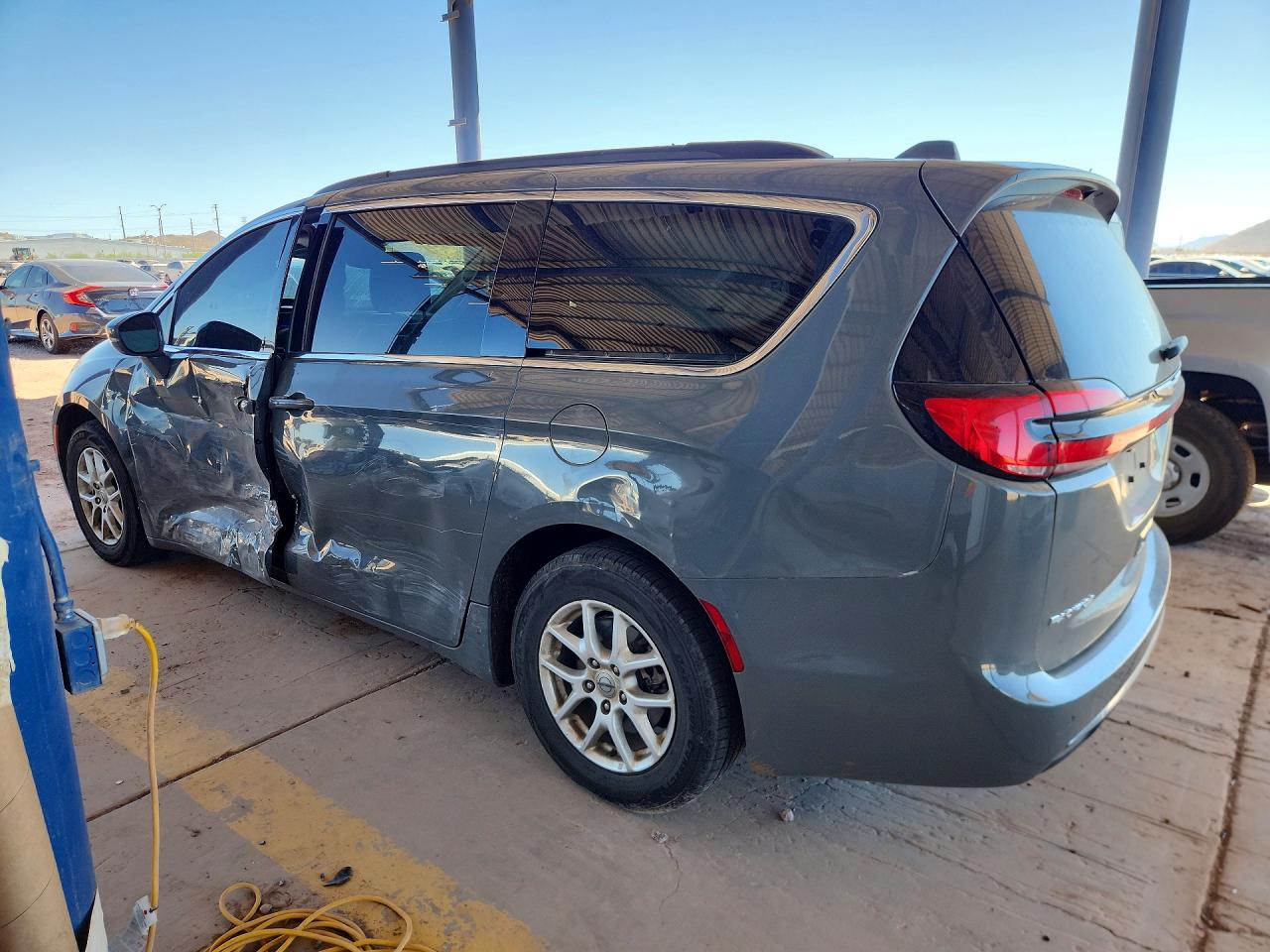 2C4RC1BG2NR113640 · 2022 CHRYSLER PACIFICA · 2/13