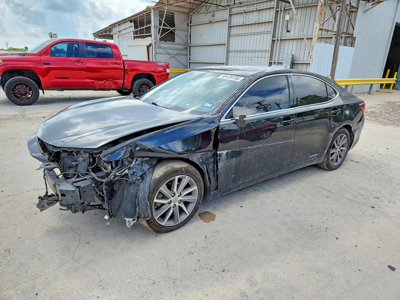 JTHBW1GG0J2173246 · 2018 LEXUS ES