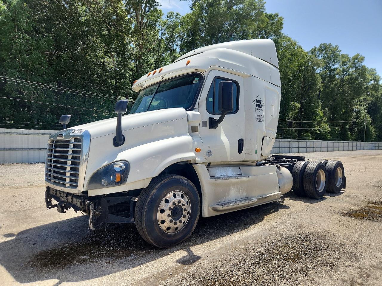 1FUJGLDRXJLJY4477 · 2018 FREIGHTLINER CASCADIA 125