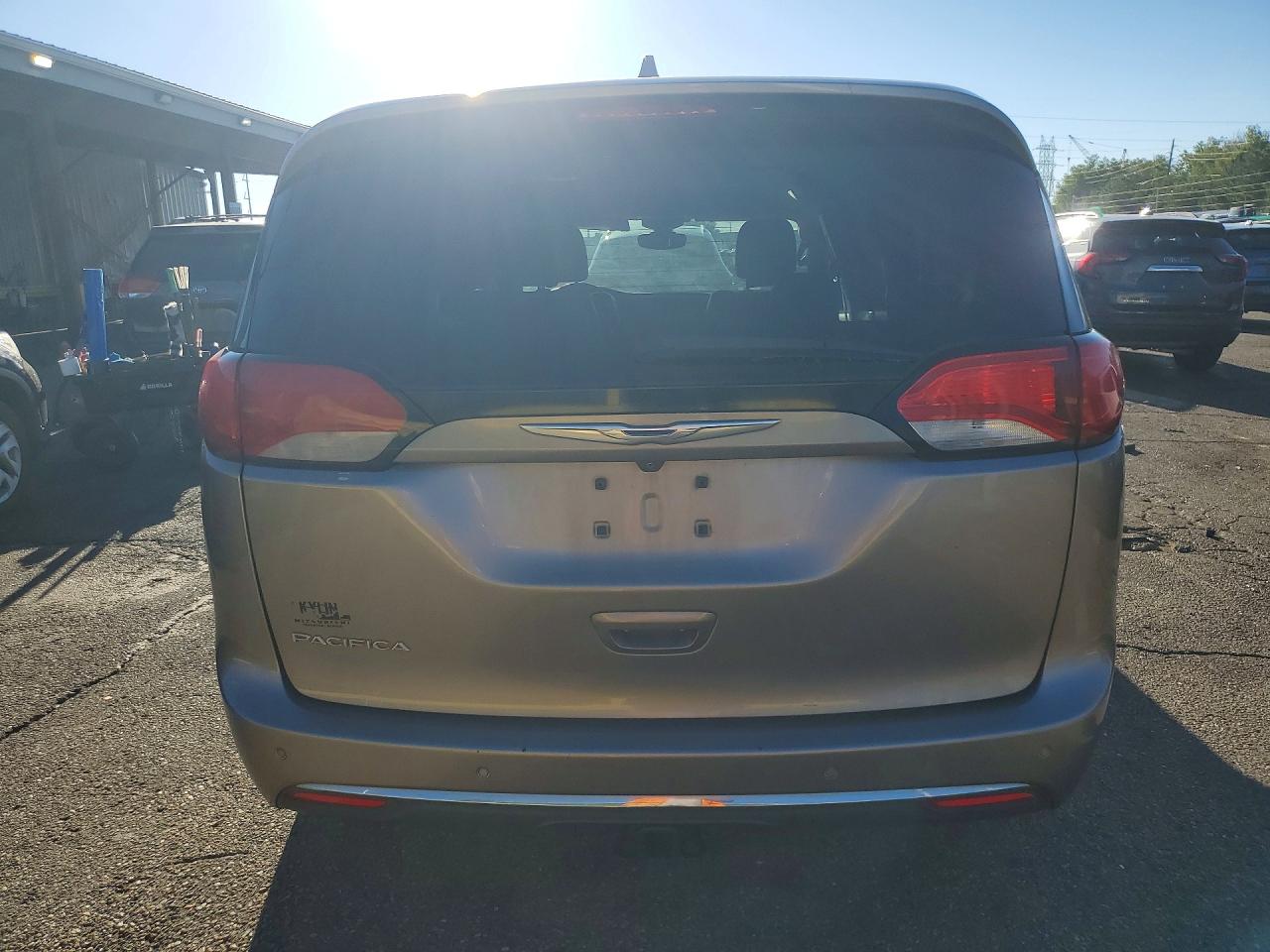 2C4RC1EG0HR721530 · 2017 CHRYSLER PACIFICA · 6/13