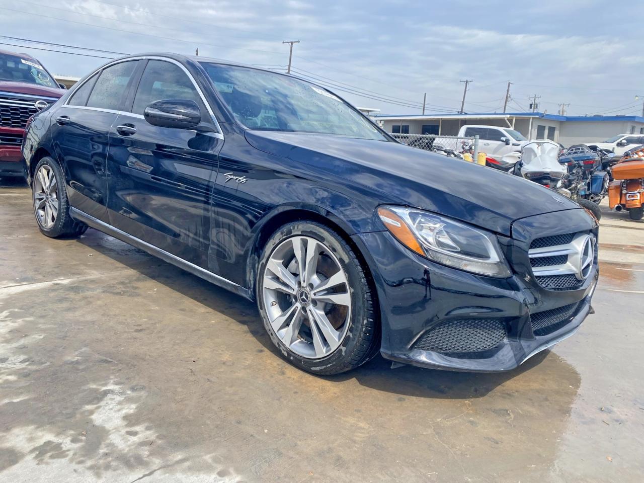 WDDWF4JB7JR338739 · 2018 MERCEDES-BENZ C · 4/13