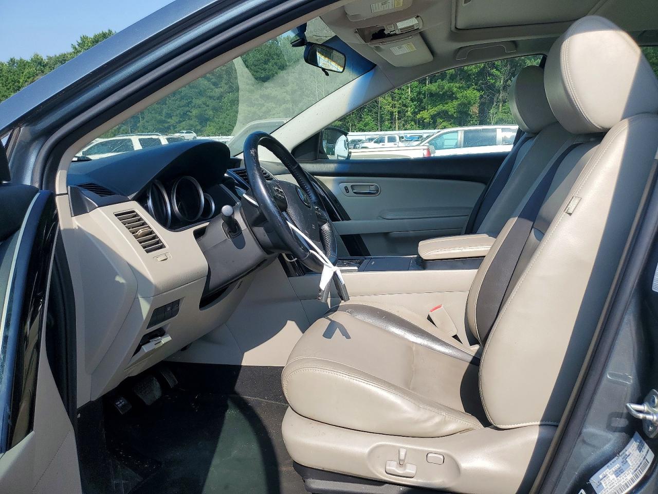 JM3TB2CA7B0318666 · 2011 MAZDA CX-9 · 7/12