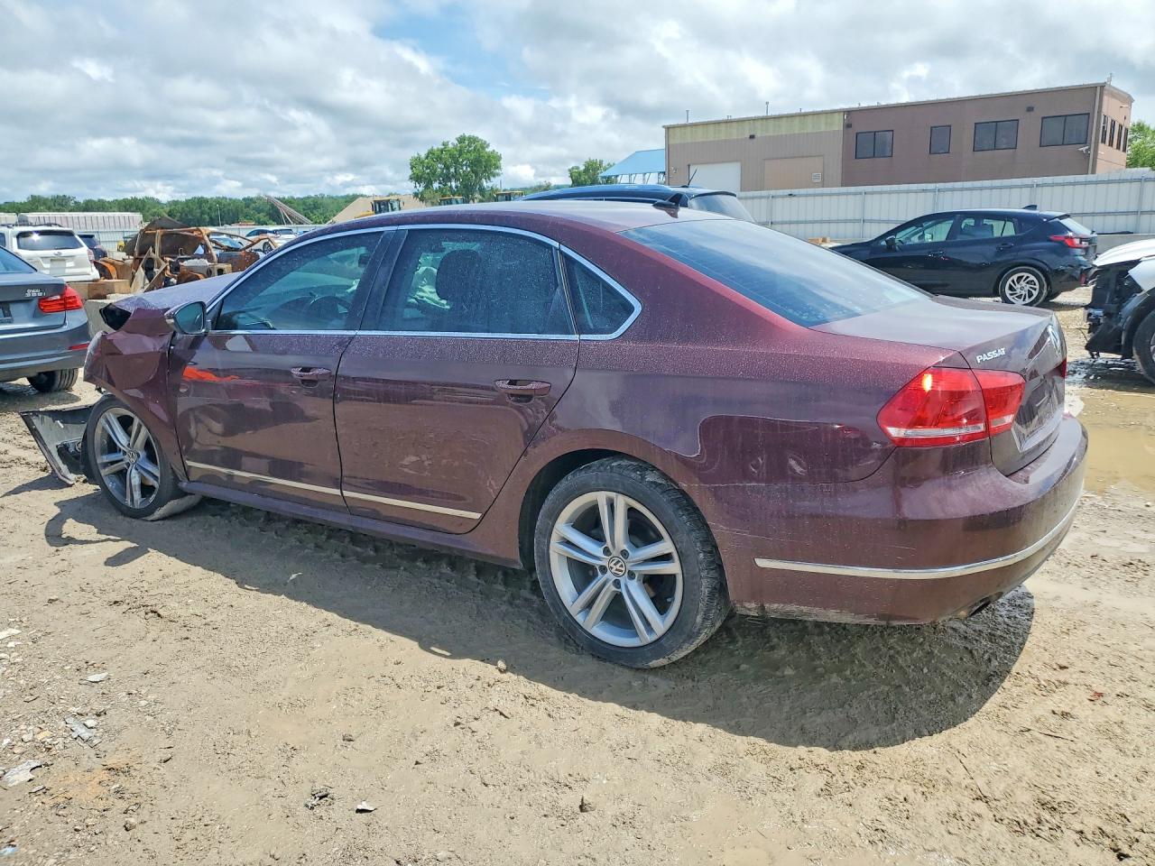 1VWCM7A35CC056440 · 2012 VOLKSWAGEN PASSAT · 2/12