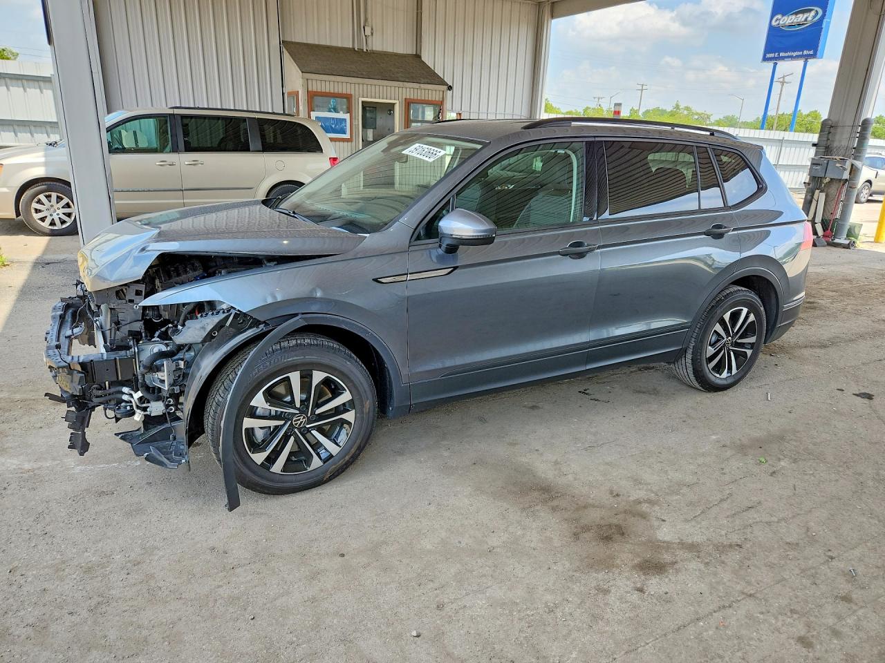 3VVRB7AX8RM231990 · 2024 VOLKSWAGEN TIGUAN