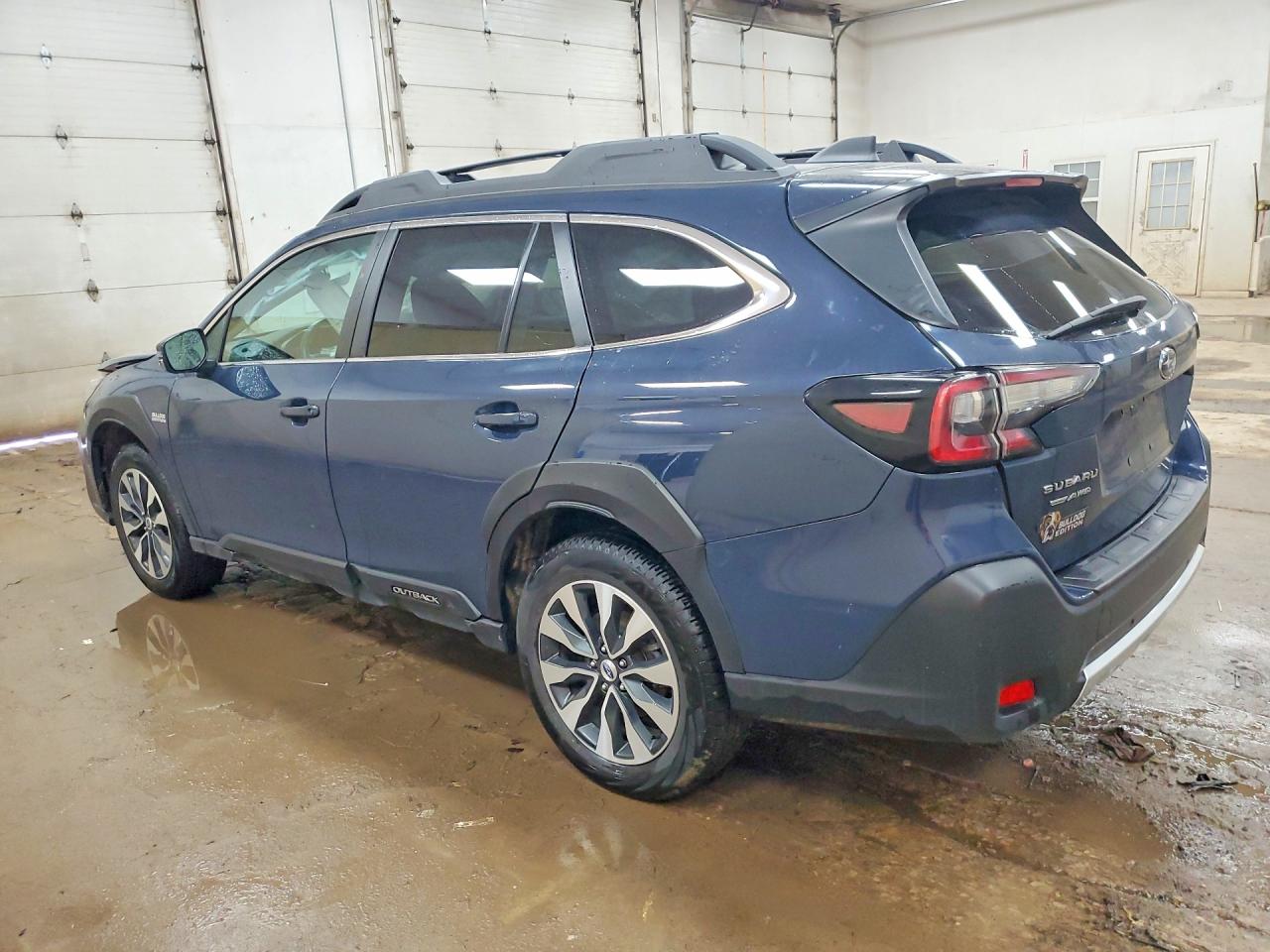4S4BTANC2R3233586 · 2024 SUBARU OUTBACK · 2/13