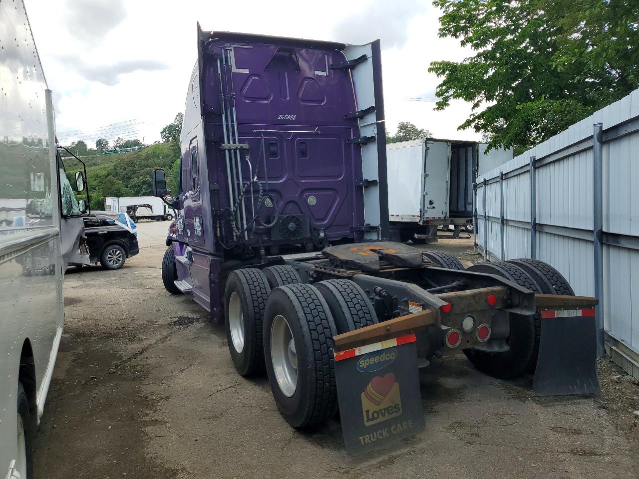 3AKJGLD53FSFN3286 · 2015 FREIGHTLINER CASCADIA · 2/13